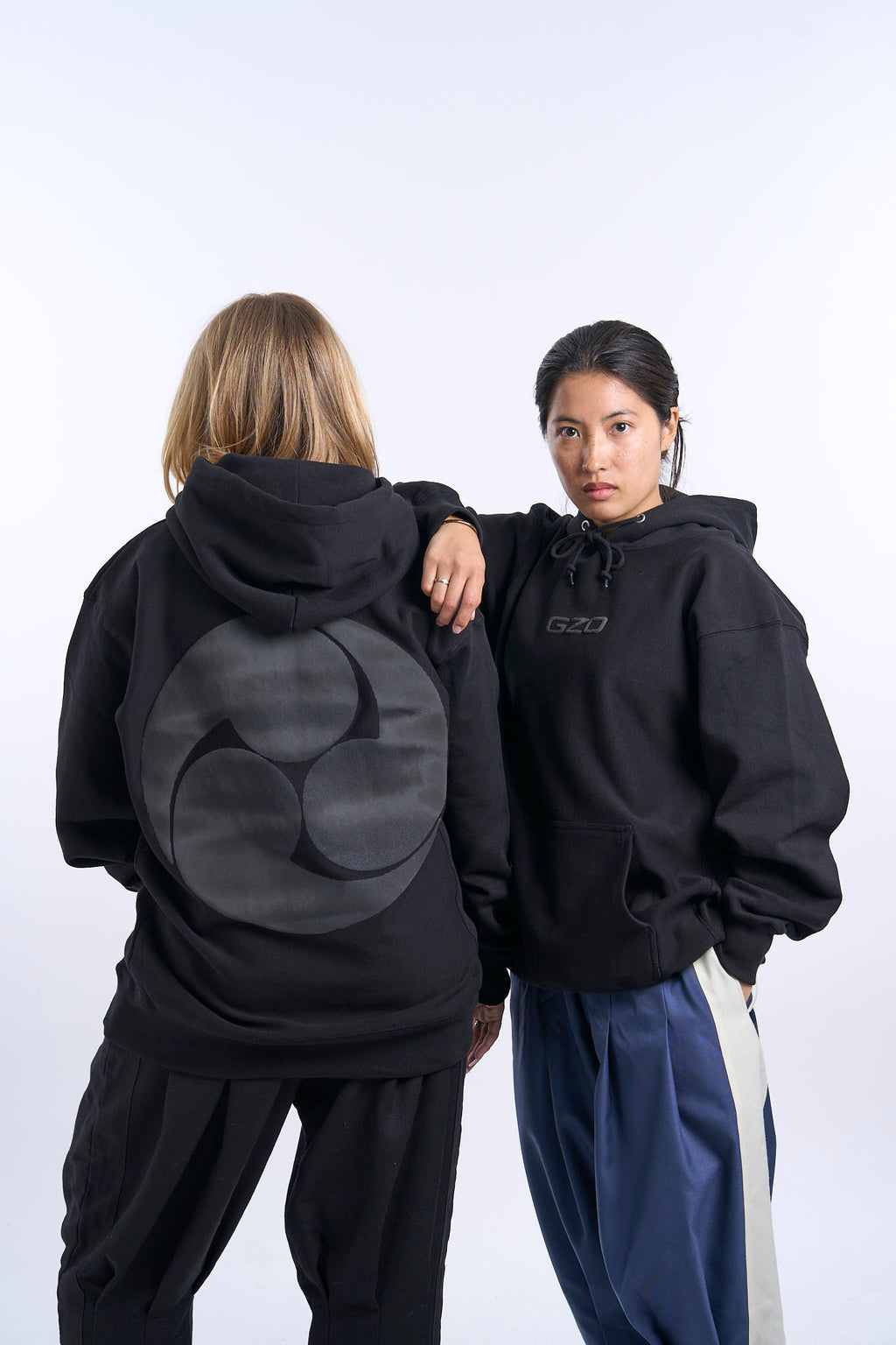 SWEAT À CAPUCHE CLASSIQUE GZO