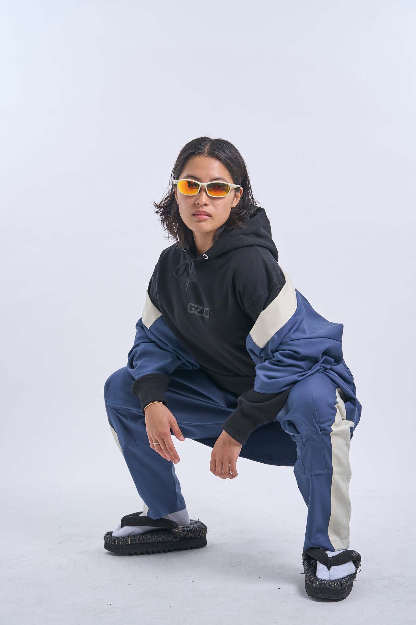 NIKA POKA — worn, crouched