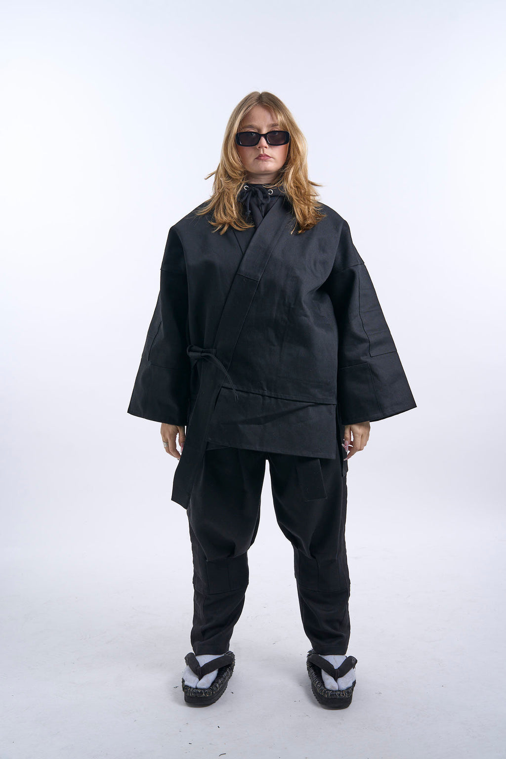 SAMUE — Stillness — 02, Black, worn front