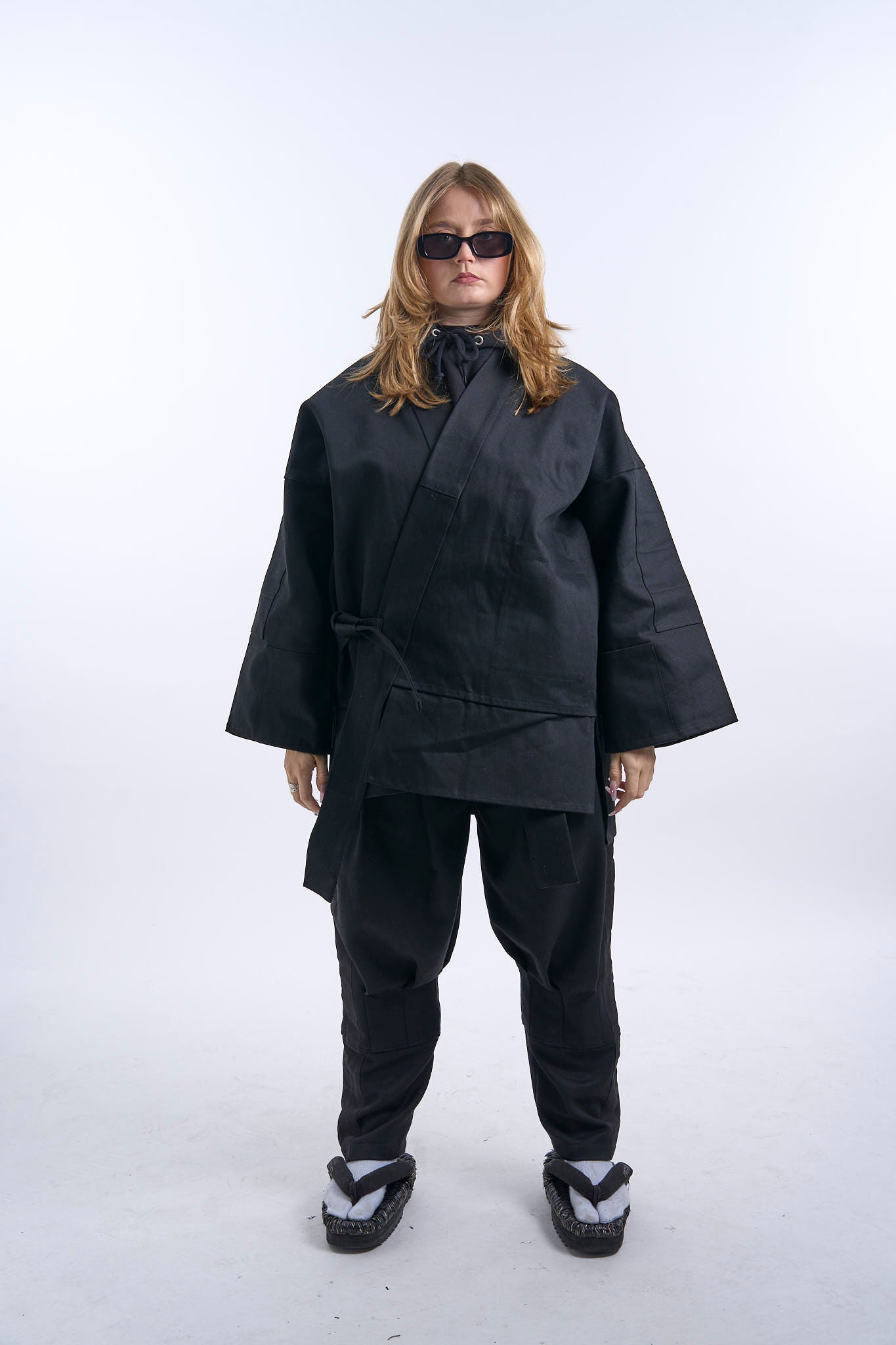 SAMUE — Stillness — 02, Black, worn front