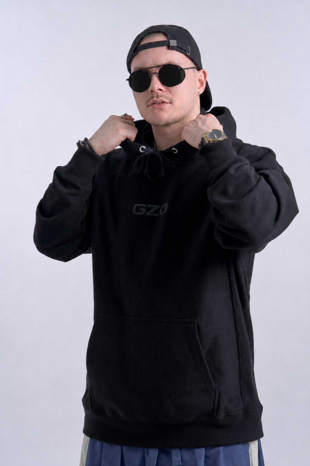 SWEAT À CAPUCHE CLASSIQUE GZO