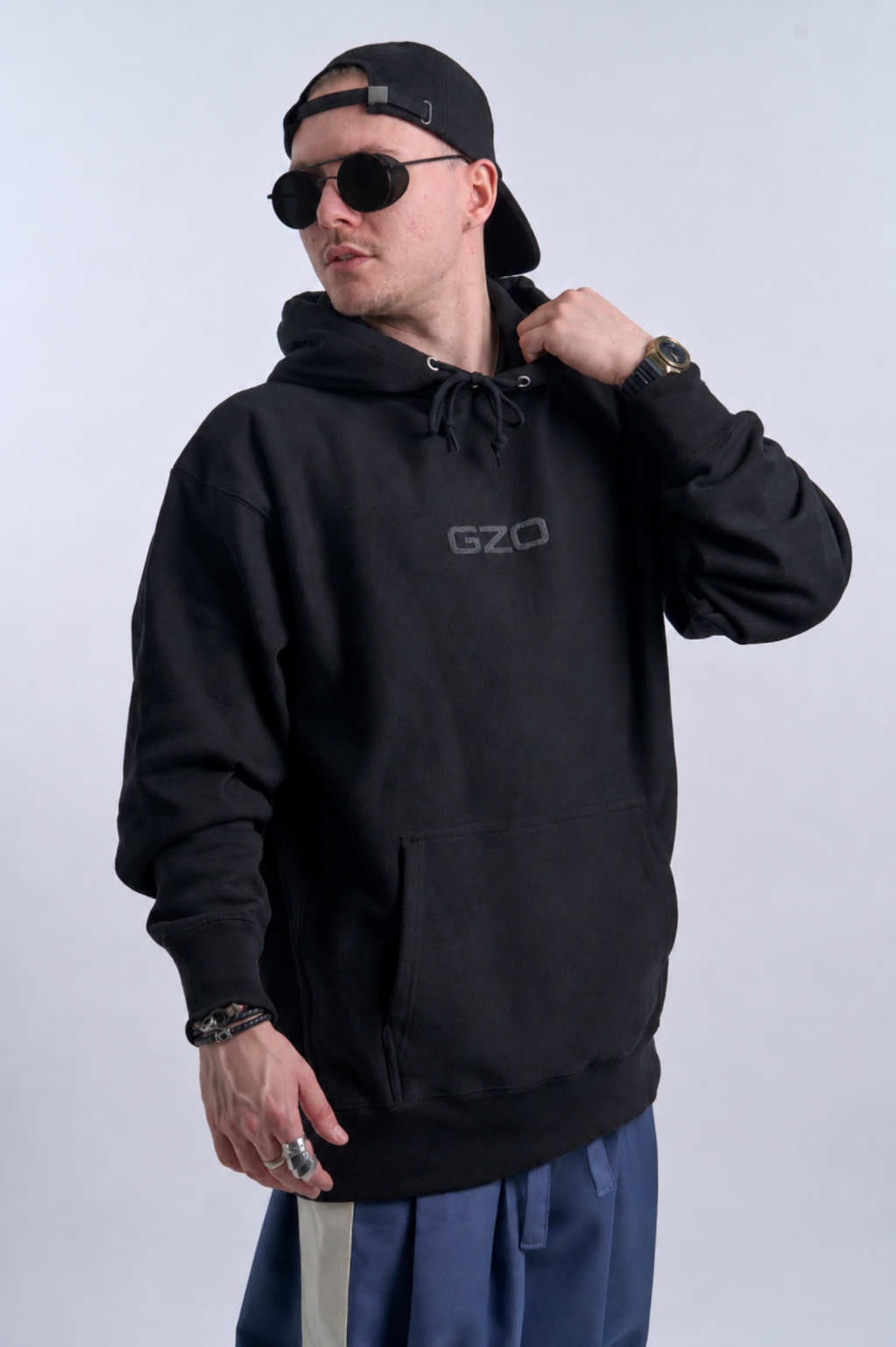 SWEAT À CAPUCHE CLASSIQUE GZO